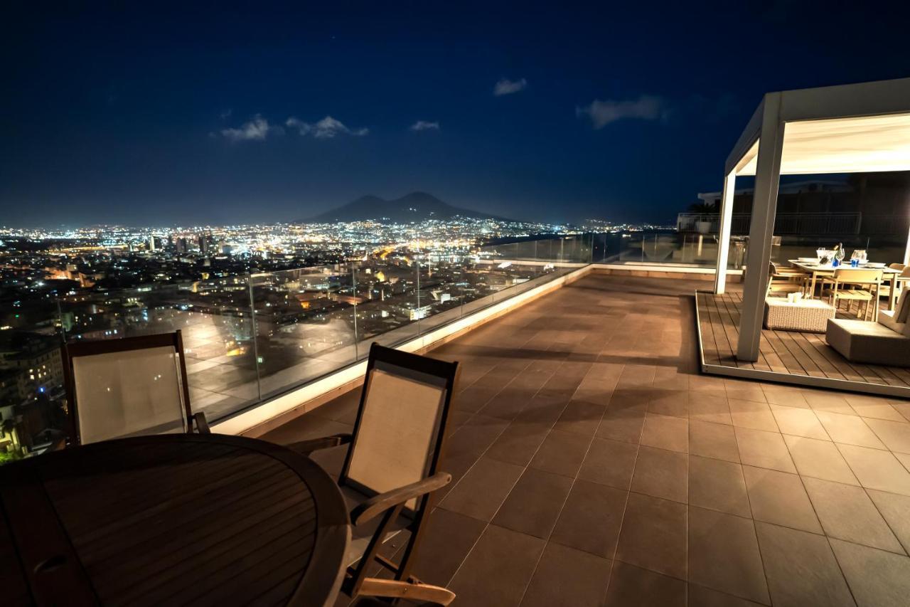 Terrazza Manu - Loft Suspended Over The City-Vomero Наполи Екстериор снимка